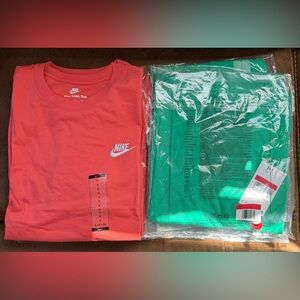 NWT Mens Nike Tee Bundle (Small)